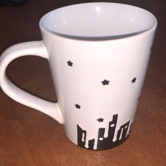 Chicago Skyline Souvenir Mug Set - Picture 4 of 14